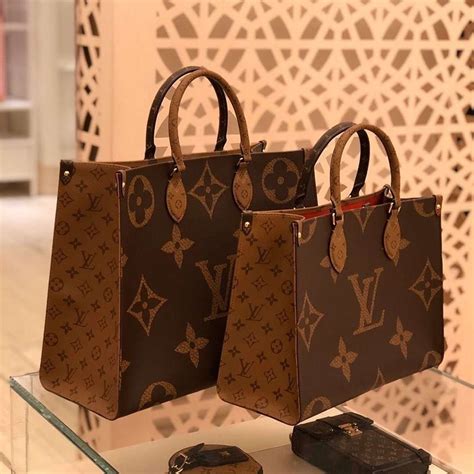 Tote Luxury Designer By Louis Vuitton, Size: Medium – Clothes 